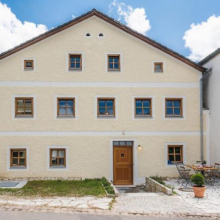 Gehobenes Ambiente In Historischer Wohnung Walting Екстер'єр фото