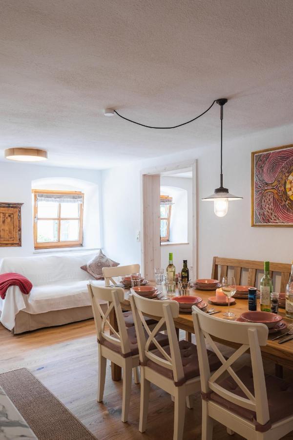 Gehobenes Ambiente In Historischer Wohnung Walting Екстер'єр фото