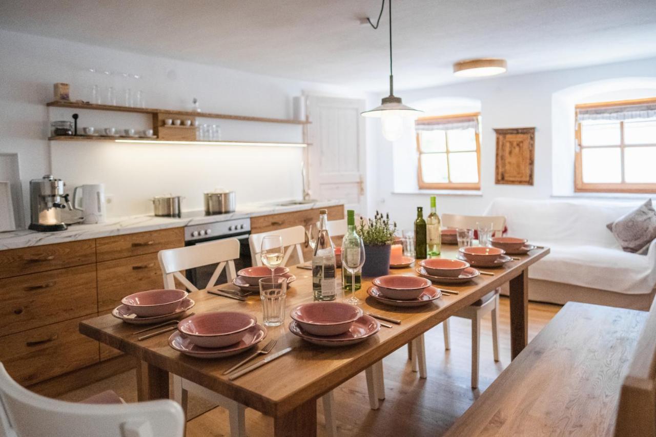 Gehobenes Ambiente In Historischer Wohnung Walting Екстер'єр фото