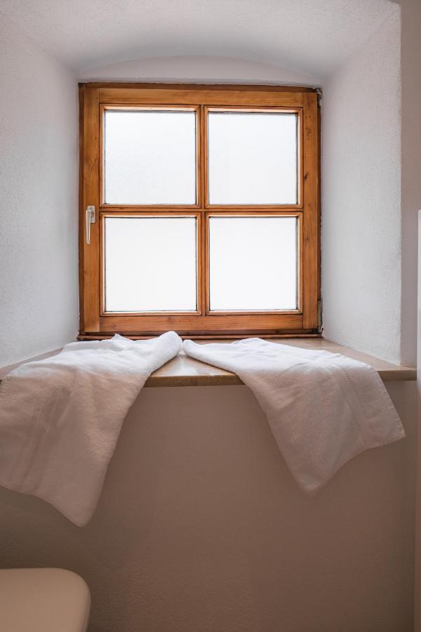 Gehobenes Ambiente In Historischer Wohnung Walting Екстер'єр фото
