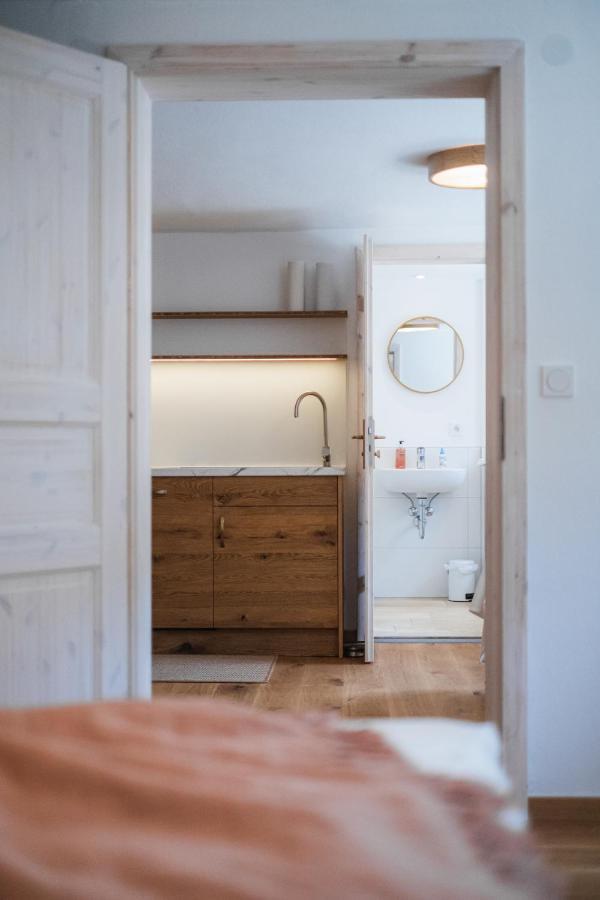 Gehobenes Ambiente In Historischer Wohnung Walting Екстер'єр фото