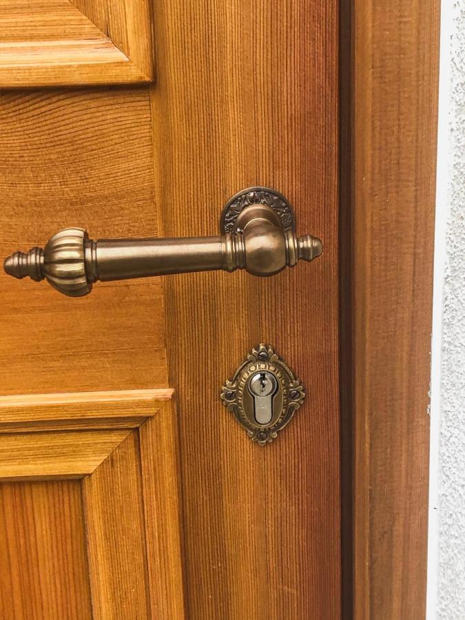 Gehobenes Ambiente In Historischer Wohnung Walting Екстер'єр фото