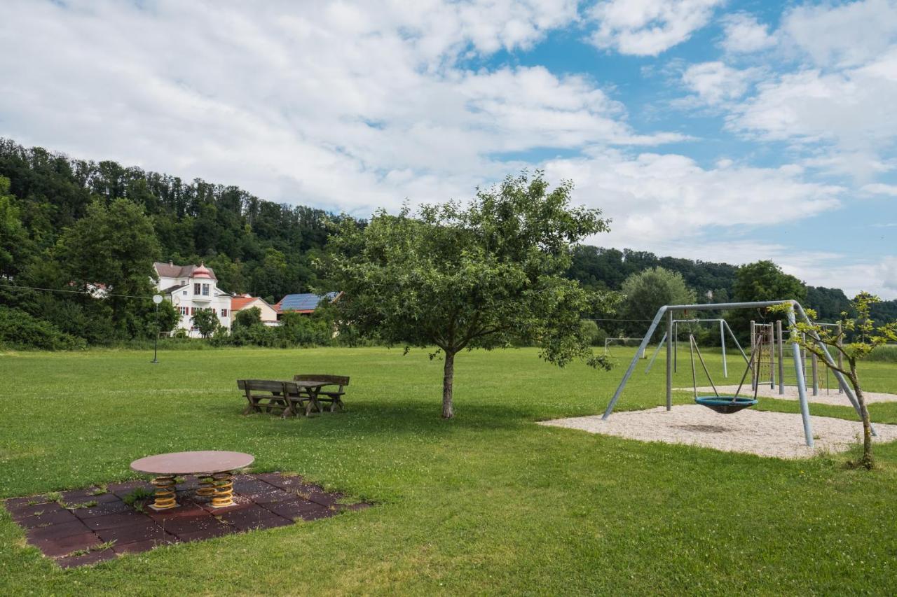Gehobenes Ambiente In Historischer Wohnung Walting Екстер'єр фото
