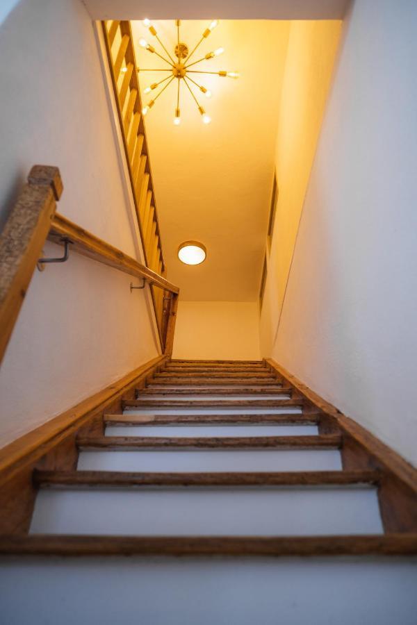 Gehobenes Ambiente In Historischer Wohnung Walting Екстер'єр фото