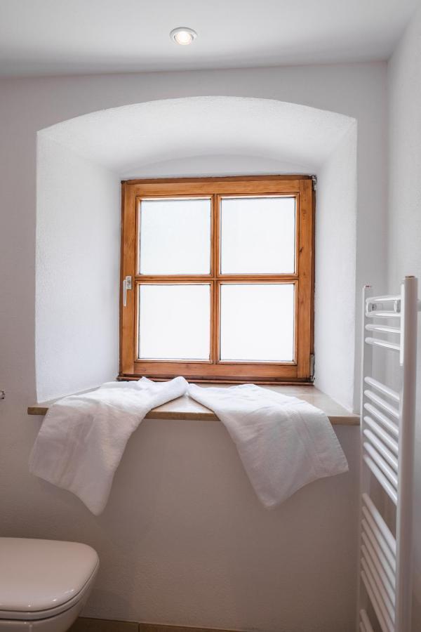 Gehobenes Ambiente In Historischer Wohnung Walting Екстер'єр фото