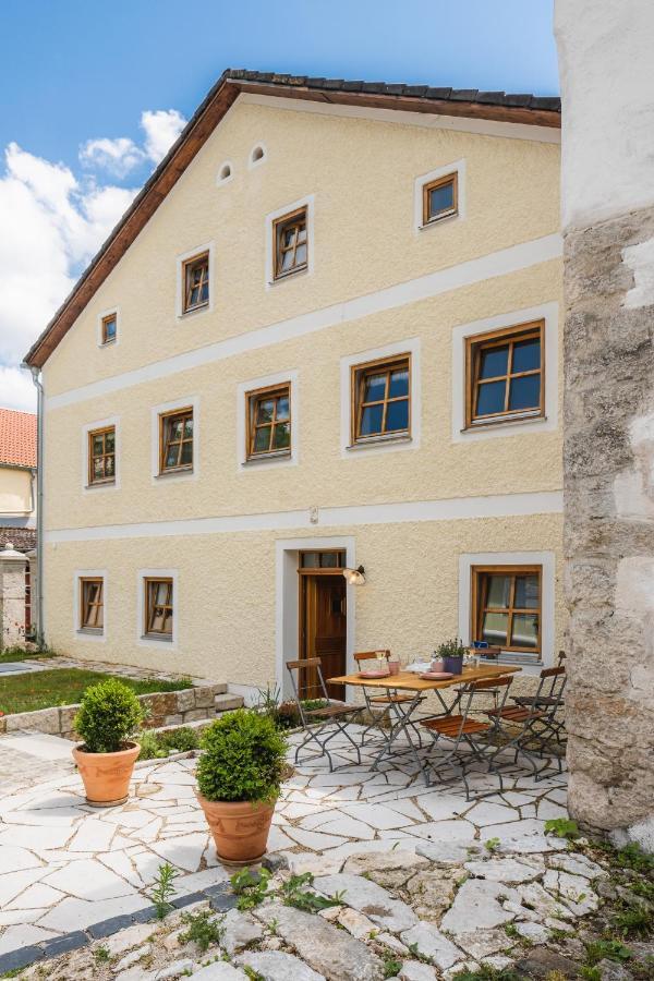 Gehobenes Ambiente In Historischer Wohnung Walting Екстер'єр фото